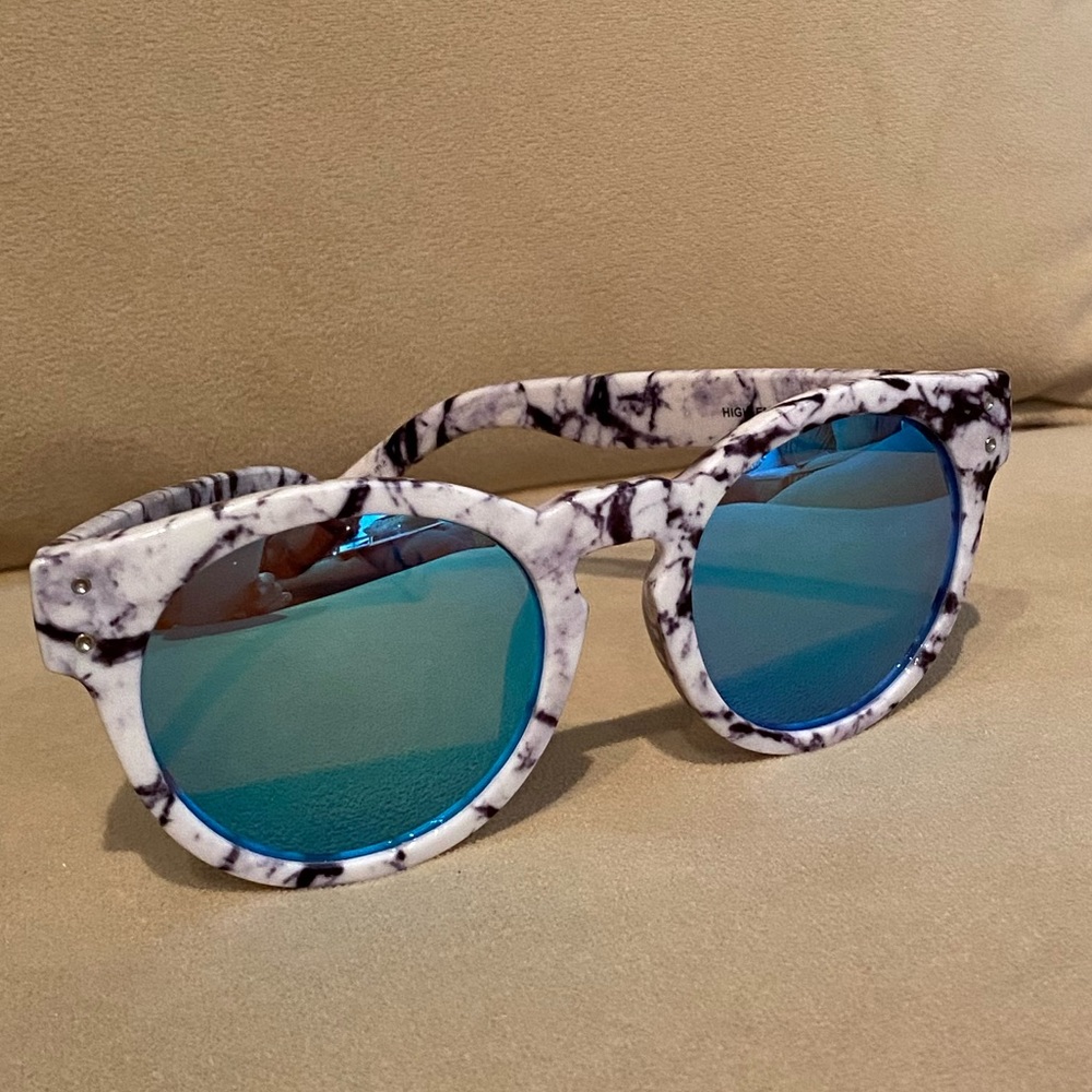 Quay blue reflective sunglasses